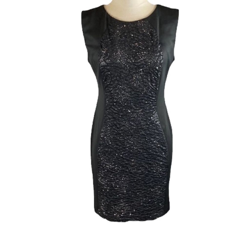 R&M Richards Black Sleeveless Slimming Dress, Size 6‎